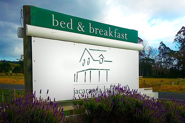 Bed and Breakfast in the Coromandel - Jacaranda Lodge - Entrance