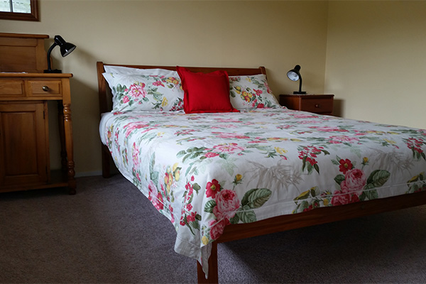 B&B Lodging in the Coromandel - Jacaranda Lodge - Garden Room B&B Lodging in the Coromandel - Jacaranda Lodge - Garden Room